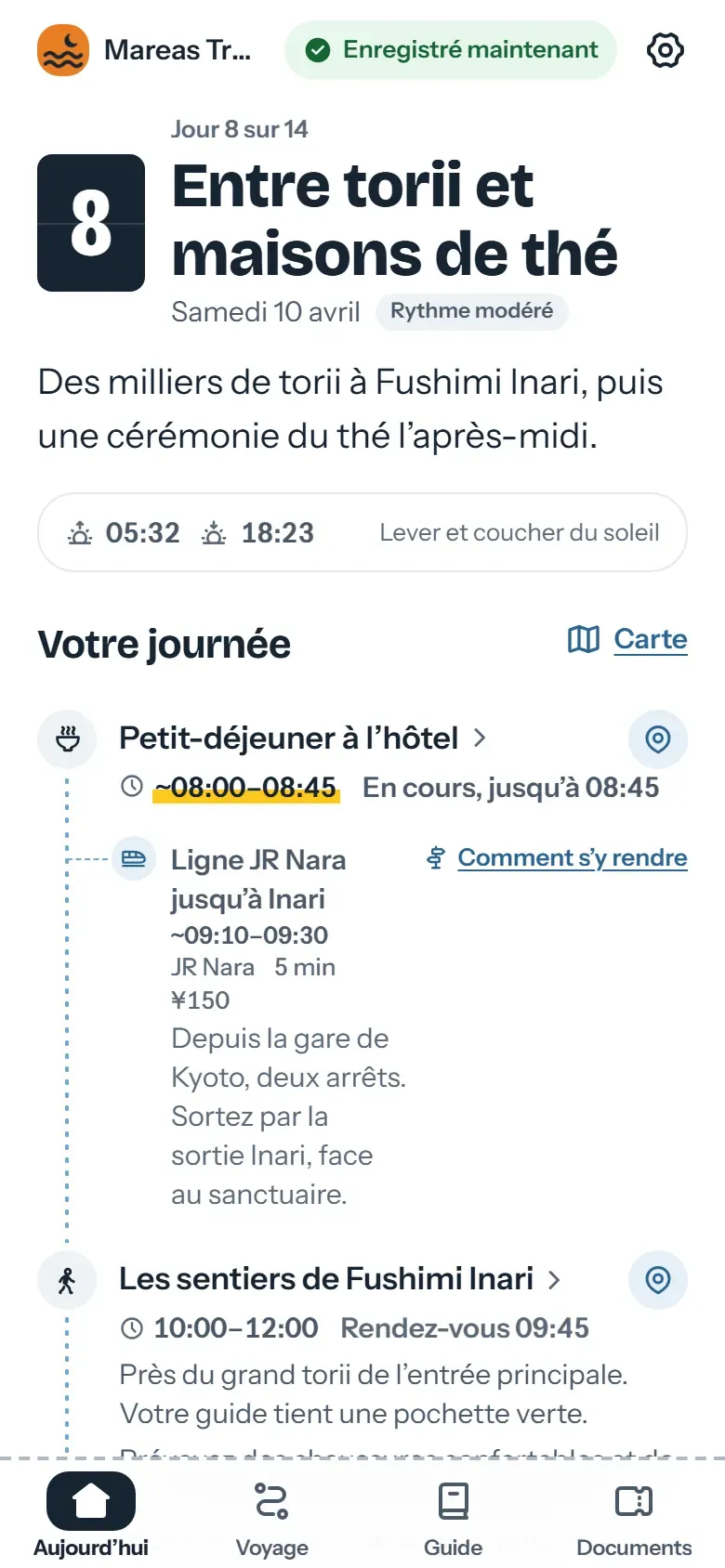 Écran Aujourd’hui de l’app du voyageur à Kyoto : le nom de l’agence en haut, puis le prochain programme avec son heure de rendez-vous et son fuseau horaire